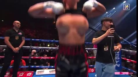 boxing girl flashes crowd after win|VIDEO: Boxer Flashes Crowd After First Win